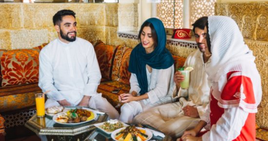 قواعد غريبة للمائدة حول العالم.. طلب الملح والفلفل إهانة في البرتغال