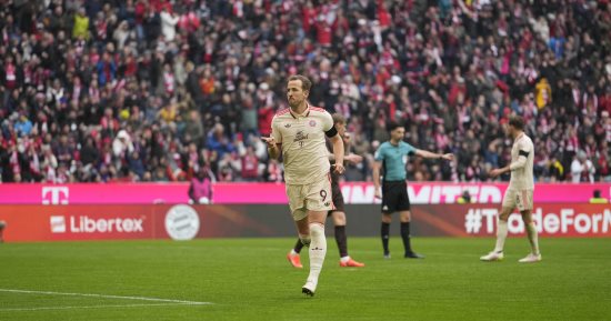 التعادل 1-1 يحسم الشوط الأول بين بايرن ميونخ ضد سانت باولى.. فيديو