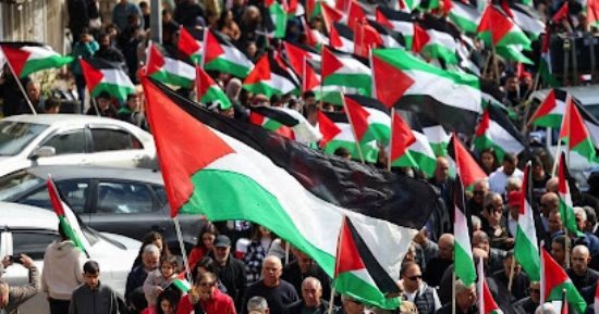 يوم الأرض الفلسطيني.. لماذا يحتفل الفلسطينيون وماذا قال محمود درويش؟