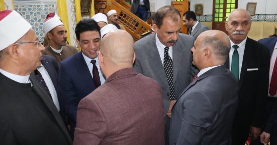 محافظ سوهاج ومدير الأمن يؤديان صلاة عيد الفطر بمسجد الشرطة 