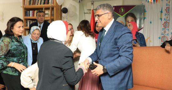 محافظ الجيزة يزور دور الأيتام ورعاية المسنين للتهنئة بعيد الفطر .. صور