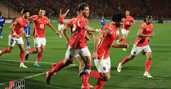 60 دقيقة.. الأهلي يحافظ على تقدمه بهدف أمام الهلال السوداني.. صور 