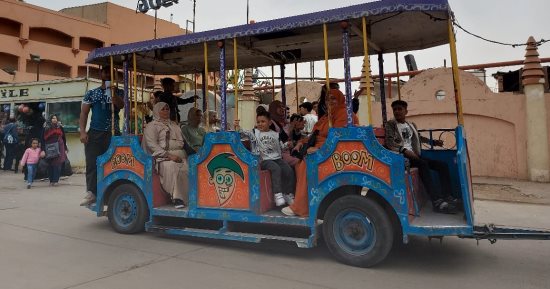 "الطفطف" ينشر البهجة بين زوار الحديقة الدولية فى ثانى أيام العيد.. صور