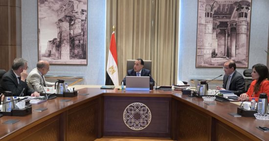 رئيس الوزراء يتابع عددا من الموضوعات المتعلقة بملف الطاقة