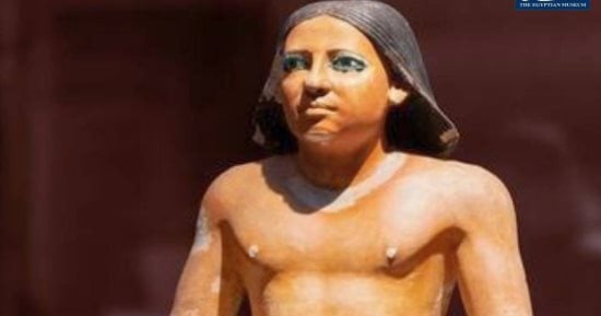 موجود على عملة الـ200 جنيه.. تعرف على تمثال الكاتب الفرعوني الجالس
