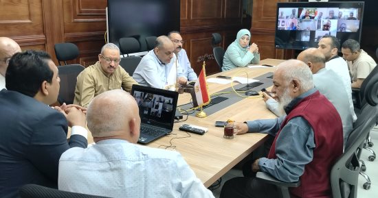  نائب محافظ قنا يتابع مستجدات التقنين والخدمات الحيوية