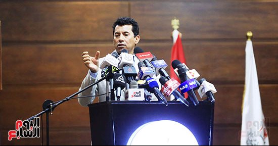 أشرف صبحي: بروتوكول تعاون بين الوزارة والإعلاميين خطوة للعمل المؤسسي