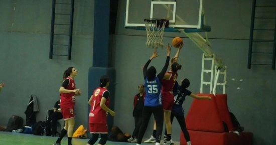 سيدات سلة الأهلى يفزن على سموحة 65 - 51 فى بطولة دورى السوبر