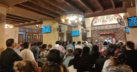 وسط أجواء روحانية.. كنيسة العذراء بمسطرد تحتفل بالأحد السادس من الصوم الكبير