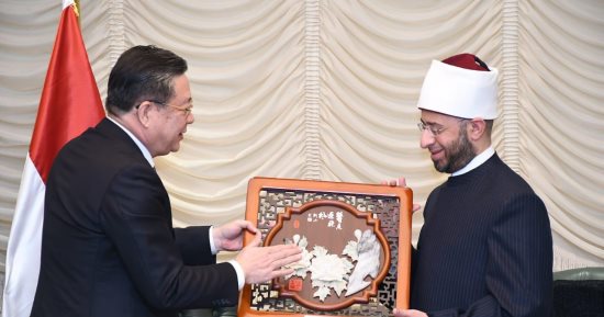 وزير الأوقاف يستقبل نائب مدير اللجنة الوطنية الصينية للشئون العرقية