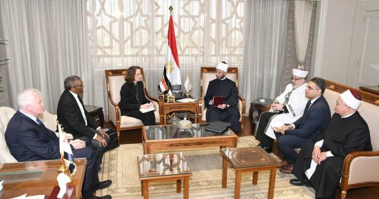 وزير الأوقاف يستقبل وفد منظمة كنائس من أجل السلام فى الشرق الأوسط