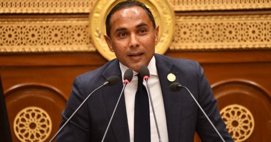الشيوخ يناقش زمن الإفراج الجمركي.. ونائب: تتطابق مع الرؤية الوطنية