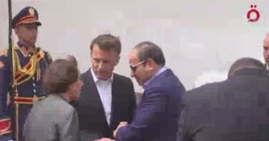 خبراء: احتشاد أبناء الشعب خلال زيارة ماكرون للعريش رسالة لأوروبا لرفض تهجير الفلسطينيين
