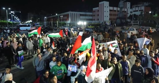 مسيرات ضخمة نحو رفح.. وحشود شعبية مصرية تتجه للعريش رفضا لتهجير غـزة (فيديو)