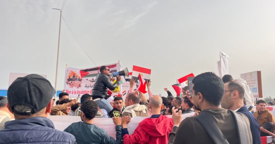 آلاف المصريين من العريش يعلنون رفضهم تهجير الفلسطينيين.. فيديو وصور