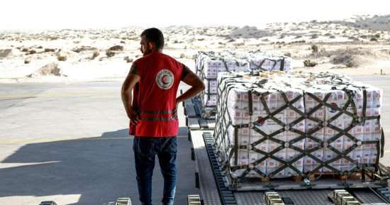المراكز اللوجستية بالعريش.. نقاط الدعم الإنسانى من مصر لغزة.. صور