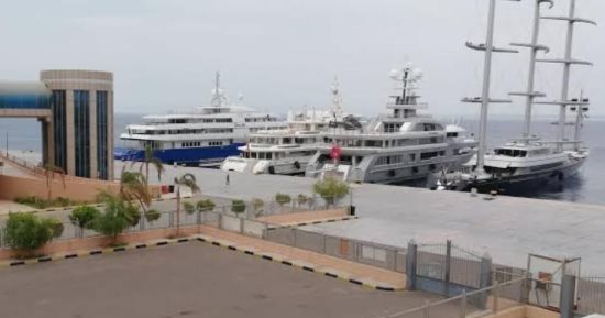 إغلاق ميناء الغردقة البحرى لسوء الأحوال الجوية وارتفاع الأمواج 4 أمتار