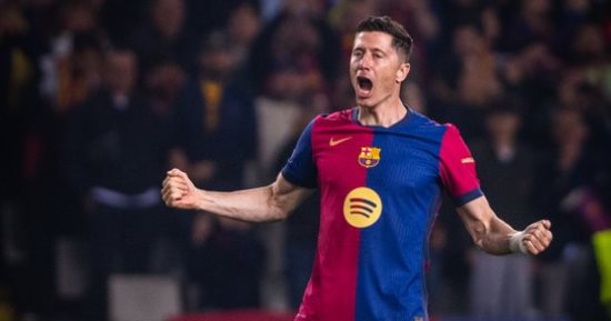 ليفاندوفسكي يتحدث عن مستقبله مع برشلونة