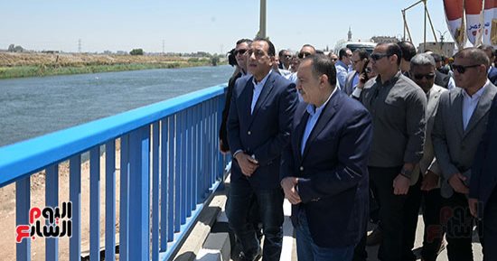 رئيس الوزراء يفتتح مشروع كوبرى "منقباد" بأسيوط
