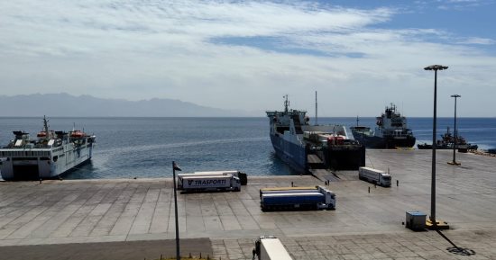 إعادة فتح ميناء نويبع البحرى وانتظام الحركة الملاحية فى موانئ البحر الأحمر