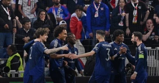مانشستر يونايتد يقترب من نصف نهائى الدورى الأوروبى بتعادل مثير مع ليون 2-2