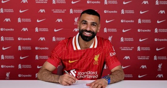 محمد صلاح بعد تجديد عقده: أعيش أفضل سنوات حياتى مع ليفربول