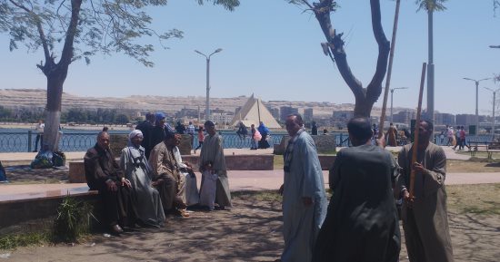 لعب وضحك.. شاهد جمال كورنيش المنيا وإقبال المواطنين