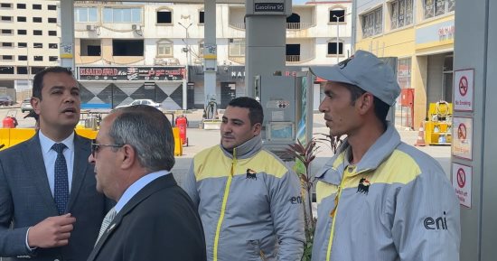 محافظ بورسعيد يتفقد محطات الوقود ويوجه بحملات يومية ورقابة مشددة.. صور