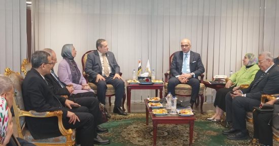 جامعة عين شمس تتقدم للحصول على الاعتماد المؤسسي من هيئة جودة التعليم