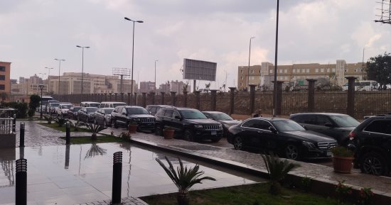أمطار غزيرة تضرب القليوبية والمحافظة ترفع حالة الطوارئ.. فيديو