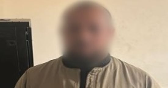 ضبط حارس عقار بمدينة نصر وضع كلب داخل جوال.. فيديو