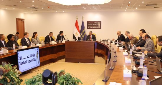وزير الاتصالات: نتواصل مع القطاع الخاص لضمان توفير بيئة ملائمة لتعزيز الاستثمار