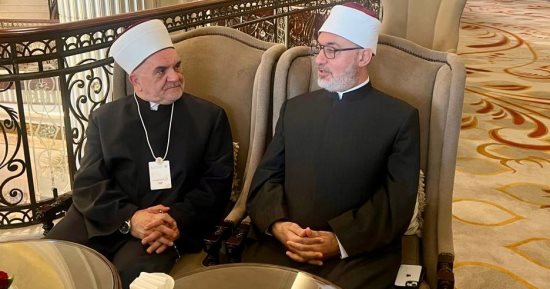 المفتى يلتقى نظيره الصربى بأبو ظبى لبحث تعزيز التعاون ودعم المسلمين فى صربيا