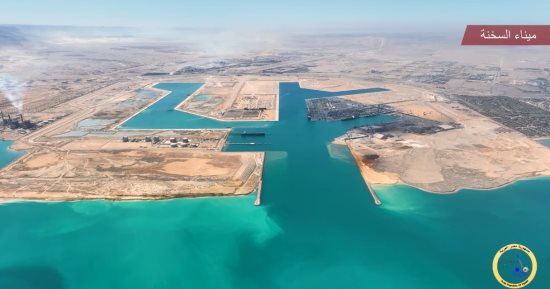 اليوم.. الفريق كامل الوزير يشارك فى "هاتشيسون" بوصول أوناش عملاقة لميناء السخنة