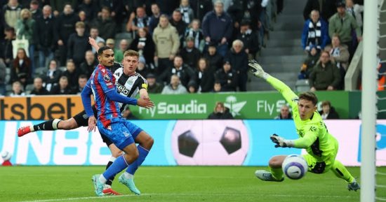 نيوكاسل يسحق كريستال بالاس 5-0 ويرتقى للمركز الثالث بترتيب الدوري الإنجليزي