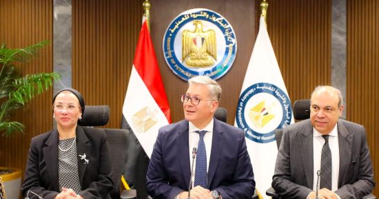وزراء البترول والبيئة والطيران يبحثون التعاون فى إنتاج وقود الطائرات المستدام