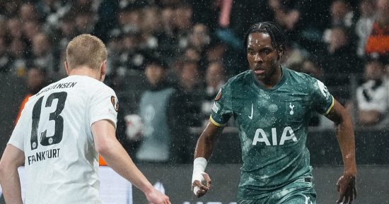 توتنهام يتقدم على فرانكفورت بهدف فى الشوط الأول بربع نهائي الدوري الأوروبي