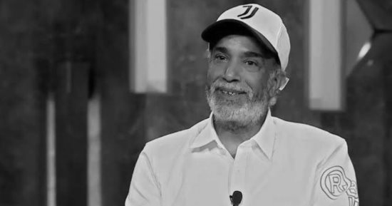 ملامح الحزن تسيطر على نجوم الفن في عزاء سليمان عيد.. فيديو