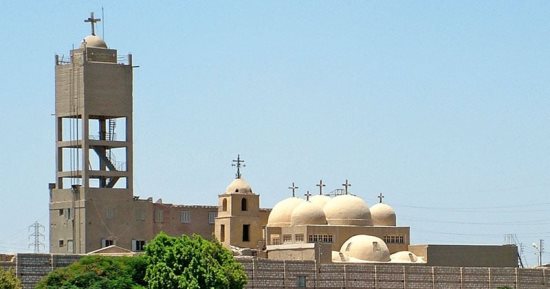 كنائس وأديرة بنى سويف تستقبل الأقباط فى قداس عيد القيامة المجيد.. تاريخ الكنائس ينعش السياحة الداخلية.. دير العذراء مريم أحد مسارات العائلة المقدسة.. وأديرة ناصر شاهدة على بسالة المصريين فى ثورة 19
