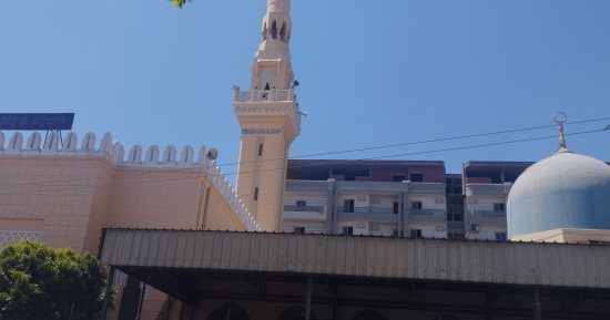 مسجد الفولى بالمنيا قبلة المريدين.. إقبال كبير على أداء صلاة الجمعة.. مباشر