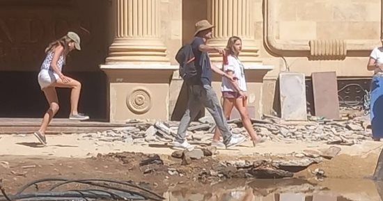 "مياه أسوان": صيانة خط طريق السادات بعد تعرضه للكسر أثناء أعمال التوسعة
