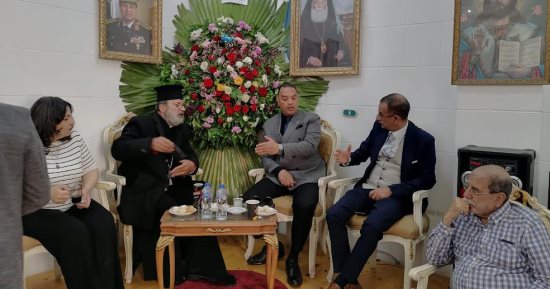 حزب الجبهة الوطنية بدمياط يهنئ كاهن كنيسة الروم الأرثوذكس بعيد القيامة