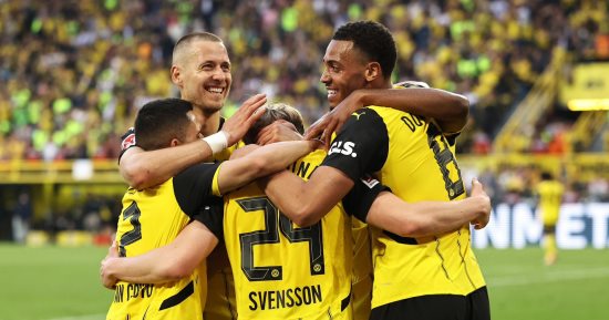 مدافع بوروسيا دورتموند: عانينا ضد صن داونز ولعبنا المباراة فى "ساونا"
