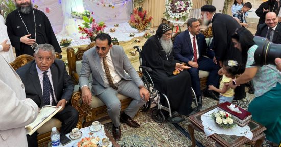 وفد "الجبهة الوطنية" بالفيوم يزور الأنبا إبرام للتهنئة بعيد القيامة المجيد