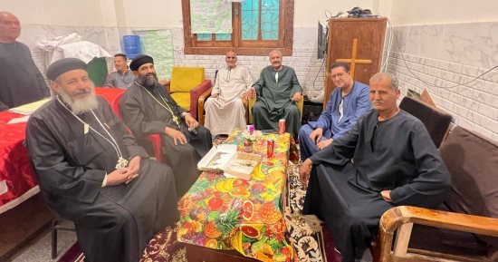 مسئولى آثار إسنا يهنئون أقباط الأقصر بمناسبة عيد القيامة المجيد.. صور  