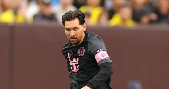 منافس الأهلي.. إنتر ميامي يتخطى كولومبوس كرو وميسي يصل للمباراة 50