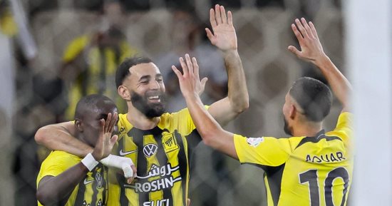 الاتحاد يضرب الاتفاق بثلاثية ويبتعد بصدارة الدوري السعودي