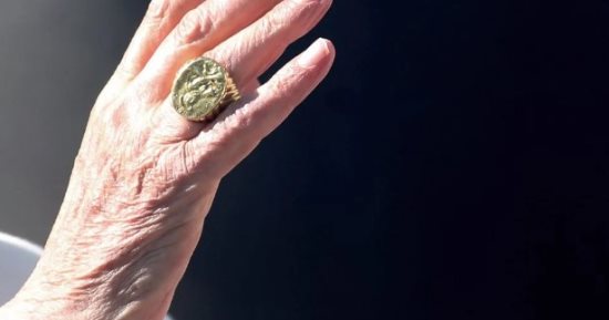 خاتم الصياد مختلف عما سبقه.. ما هو ولماذا يتم تدميره بعد وفاة البابا فرنسيس؟