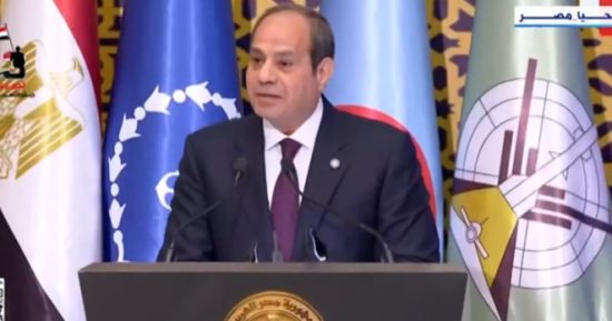 الرئيس السيسي: بنحاول كدولة نبذل كل جهد لإعداد إنسان متوازن ومسئول
