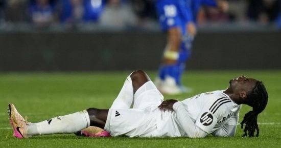 خطأ طبي جديد يثير الجدل داخل ريال مدريد.. كامافينجا ضحية تشخيص خاطئ